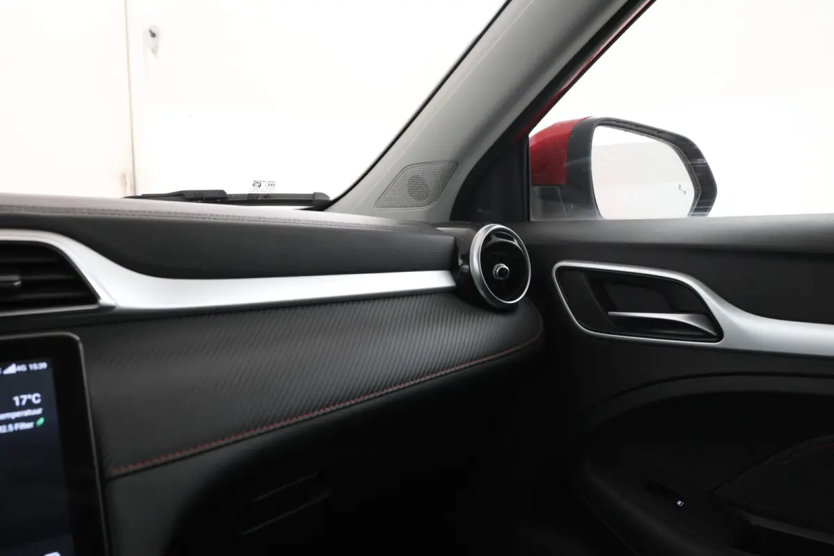 MG EV Long Range Luxury 70 kWh Panorama, 360 camera, Apple carplay!