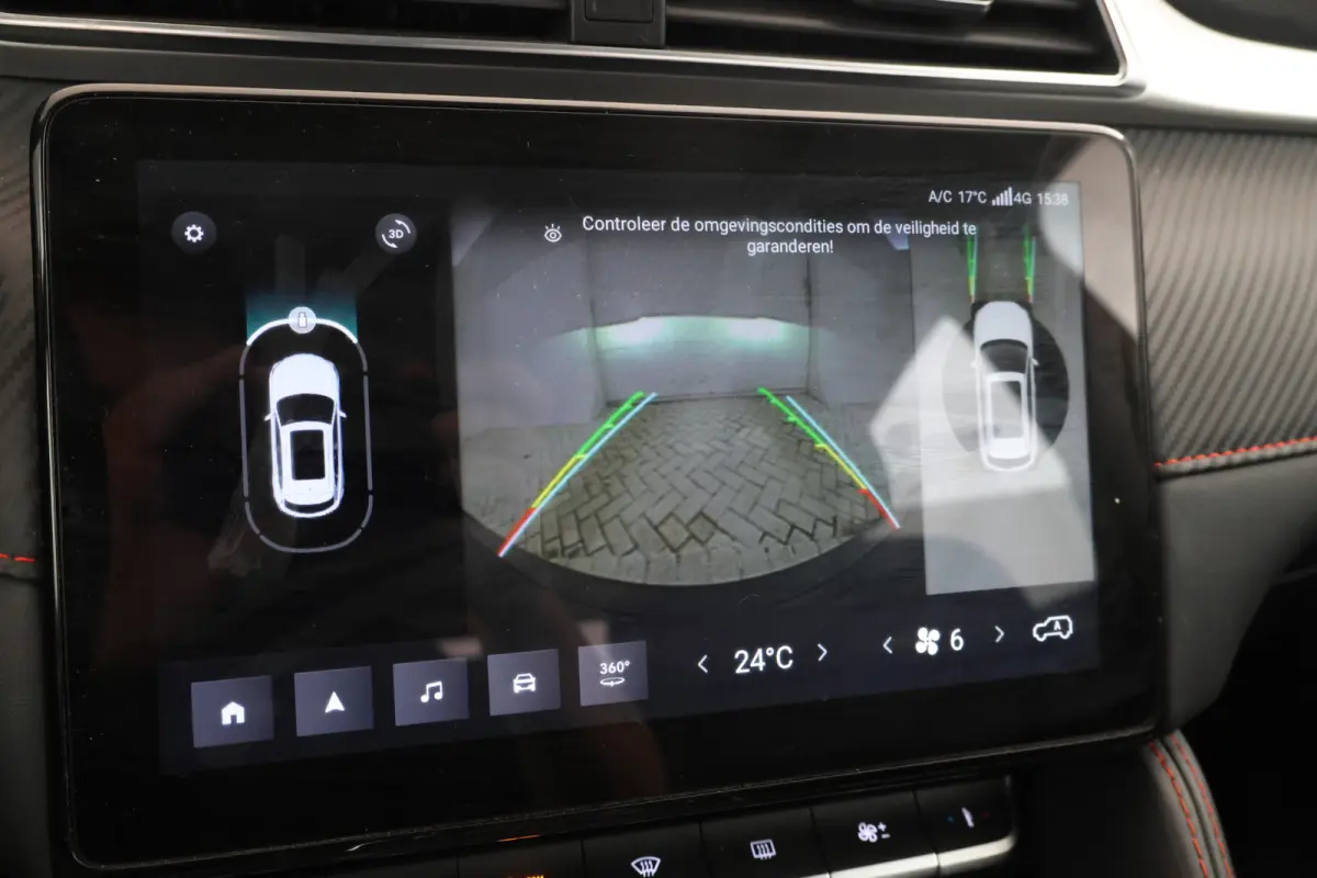 MG EV Long Range Luxury 70 kWh Panorama, 360 camera, Apple carplay!