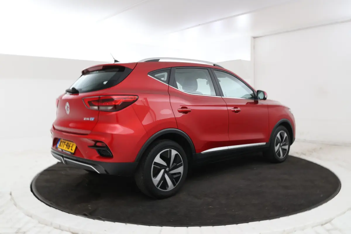 MG EV Long Range Luxury 70 kWh Panorama, 360 camera, Apple carplay!
