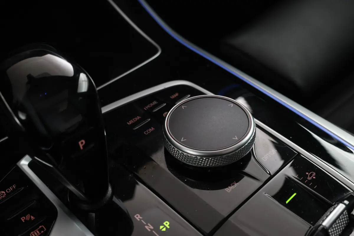 xDrive45e High Executive M-sport Full black Apple carplay