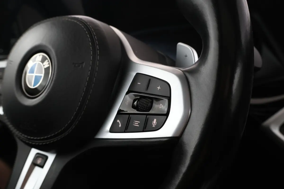 xDrive45e High Executive M-sport Full black Apple carplay