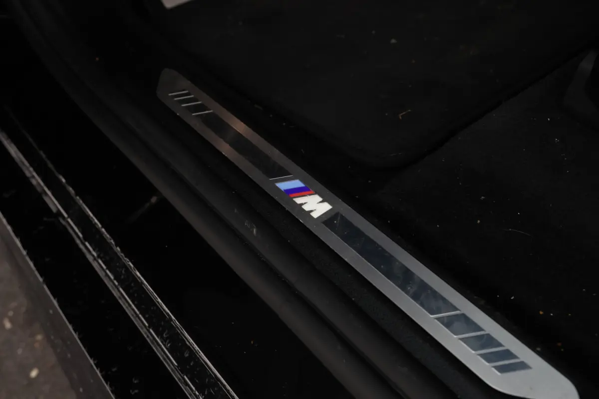 xDrive45e High Executive M-sport Full black Apple carplay