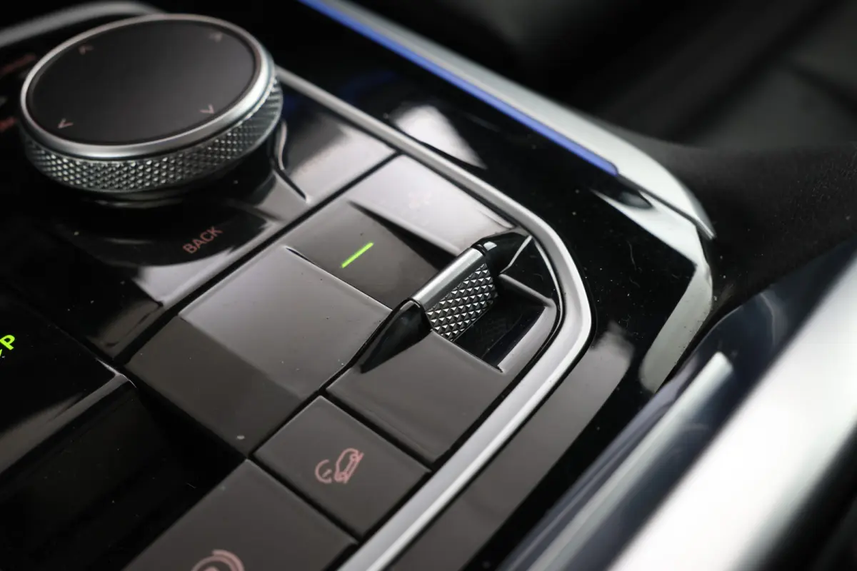 xDrive45e High Executive M-sport Full black Apple carplay