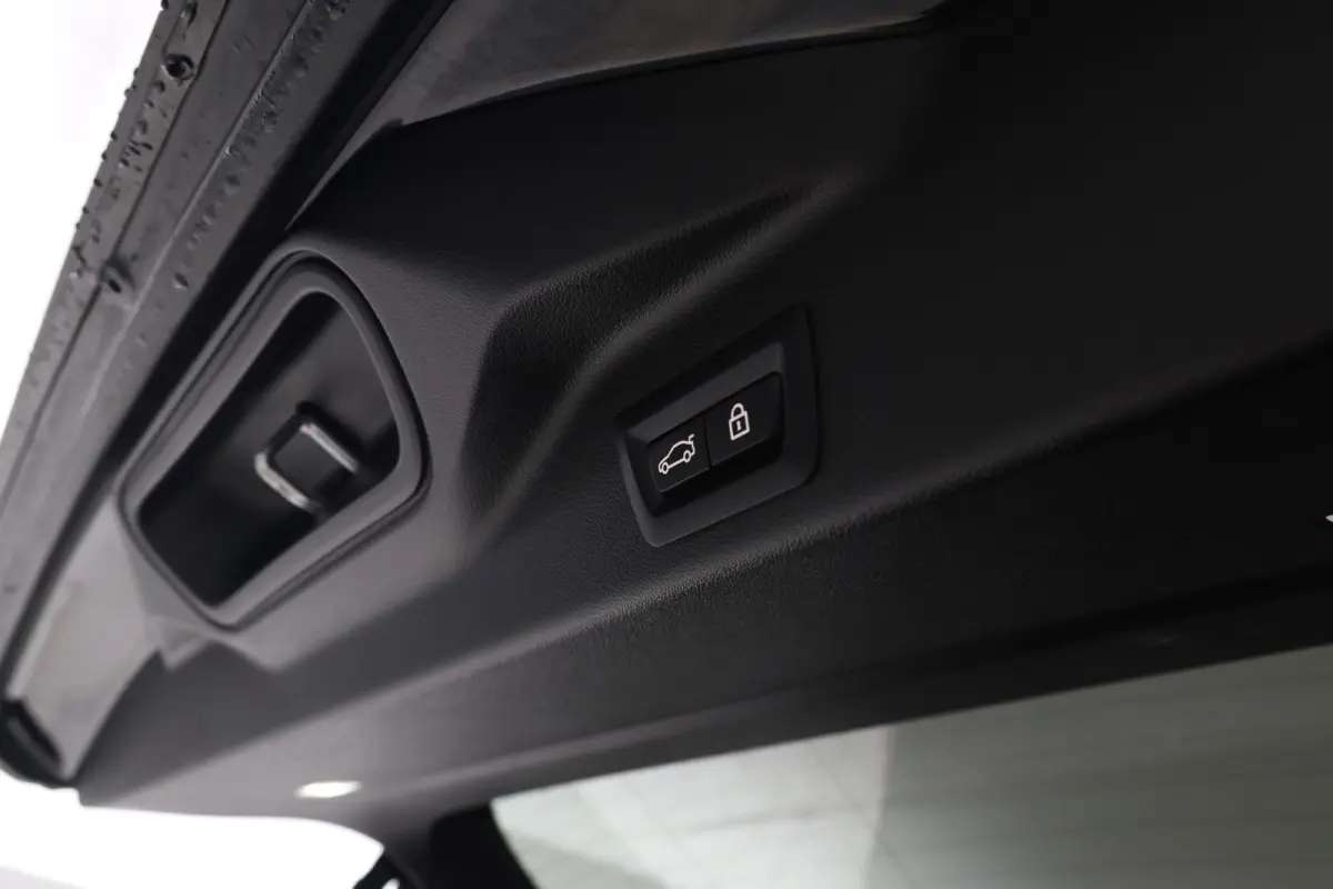 xDrive45e High Executive M-sport Full black Apple carplay