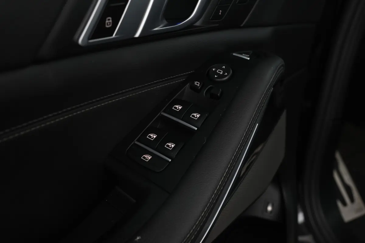 xDrive45e High Executive M-sport Full black Apple carplay
