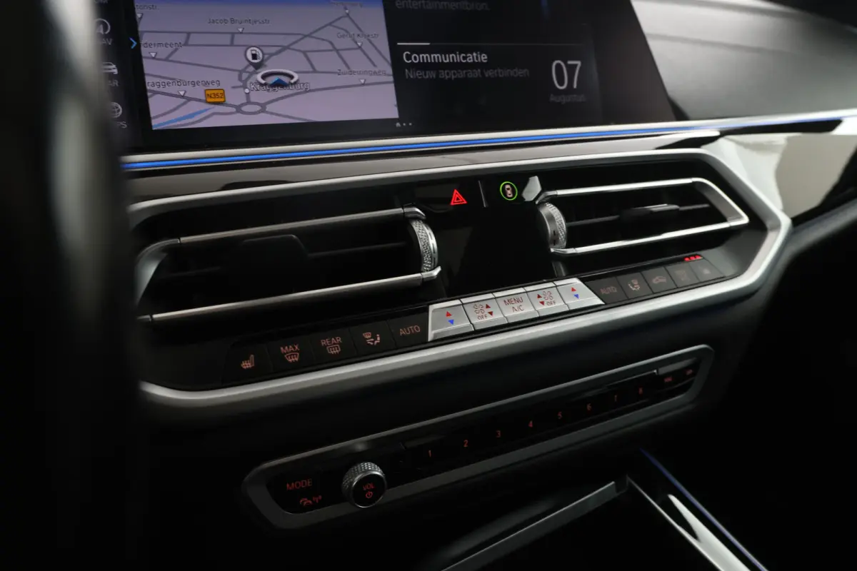 xDrive45e High Executive M-sport Full black Apple carplay