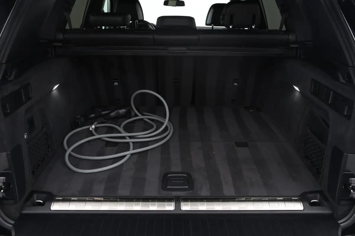 xDrive45e High Executive M-sport Full black Apple carplay