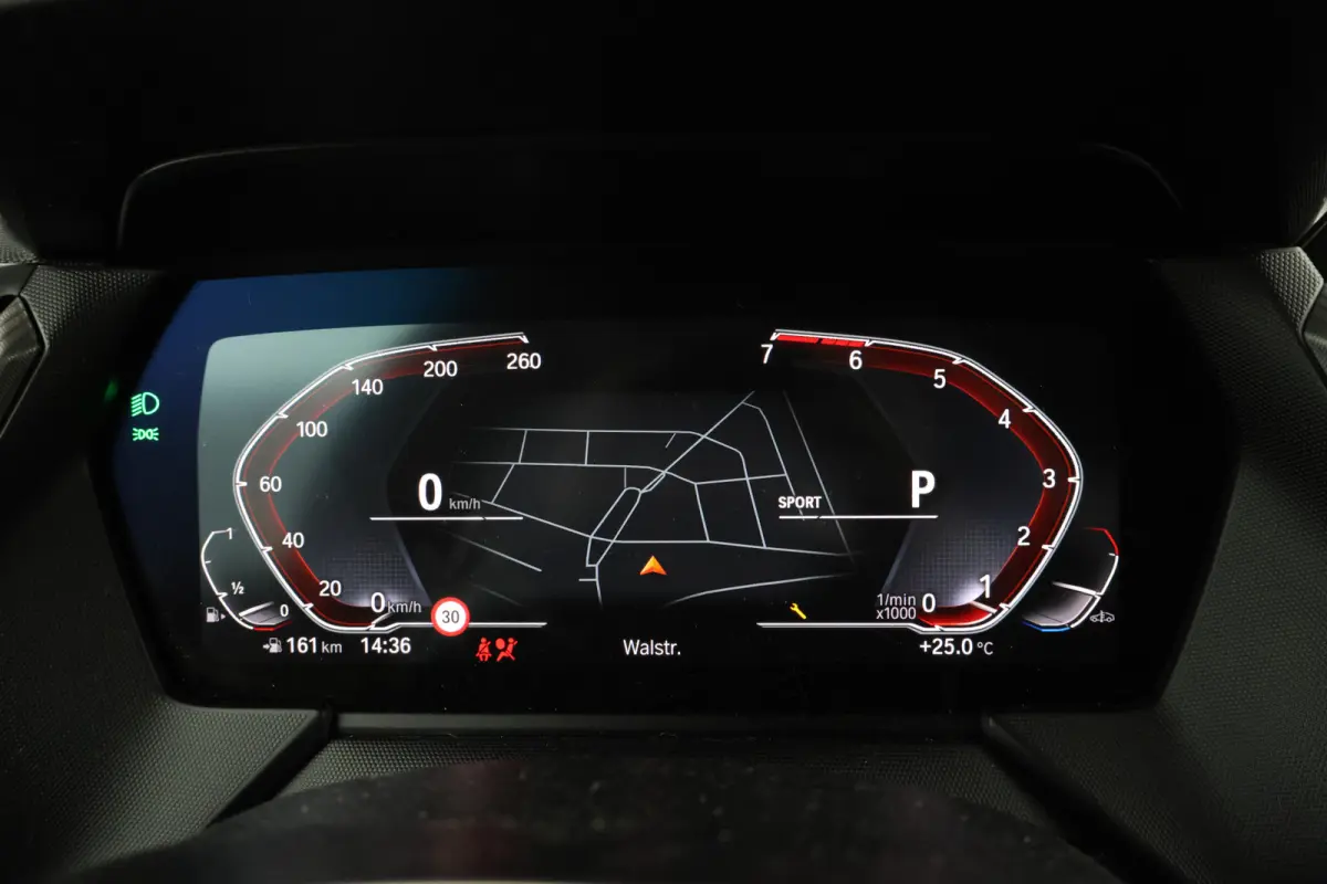 218i High Executive Automaat, M-sport, Leer, Digitaal Dash