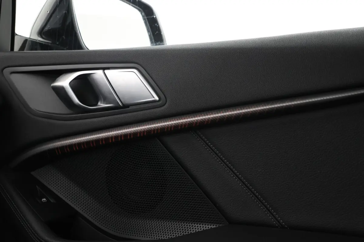 218i High Executive Automaat, M-sport, Leer, Digitaal Dash