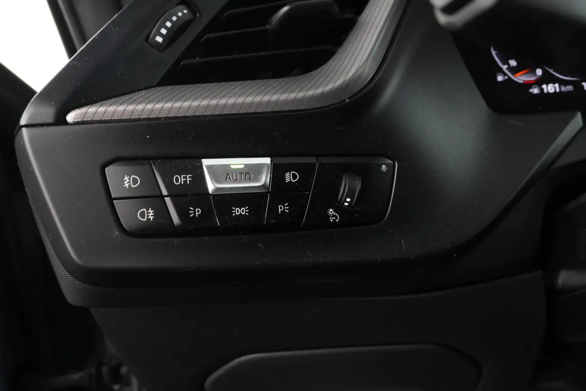 218i High Executive Automaat, M-sport, Leer, Digitaal Dash
