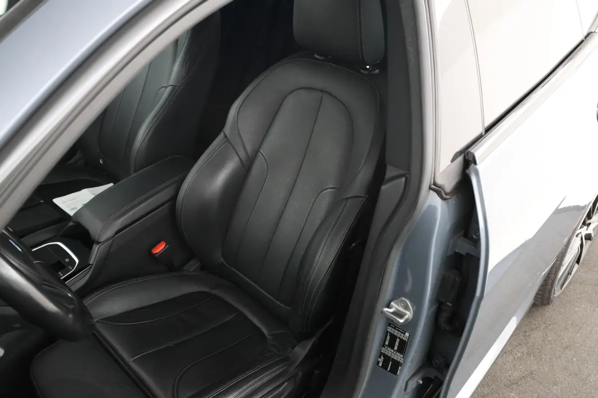 218i High Executive Automaat, M-sport, Leer, Digitaal Dash