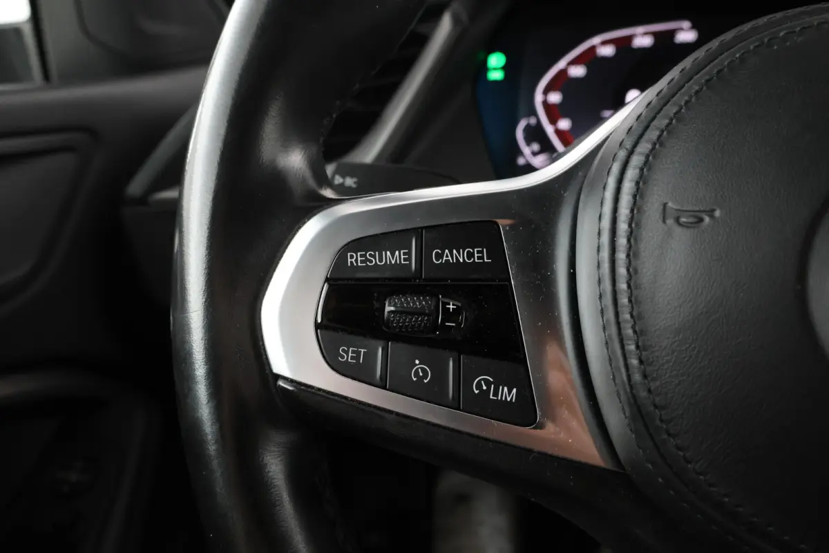 218i High Executive Automaat, M-sport, Leer, Digitaal Dash