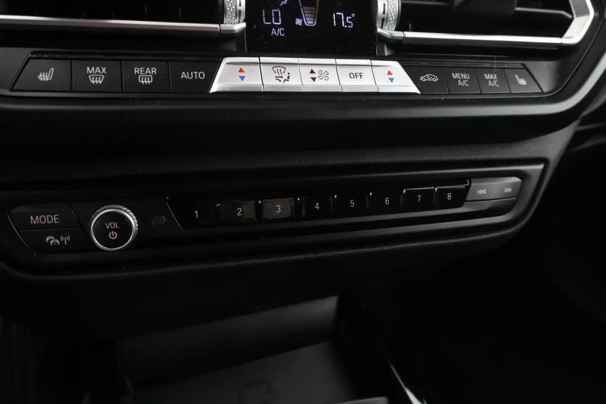 218i High Executive Automaat, M-sport, Leer, Digitaal Dash