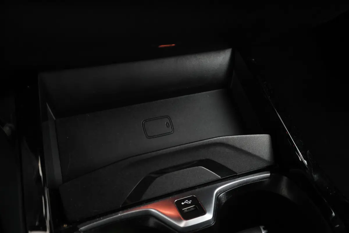 218i High Executive Automaat, M-sport, Leer, Digitaal Dash