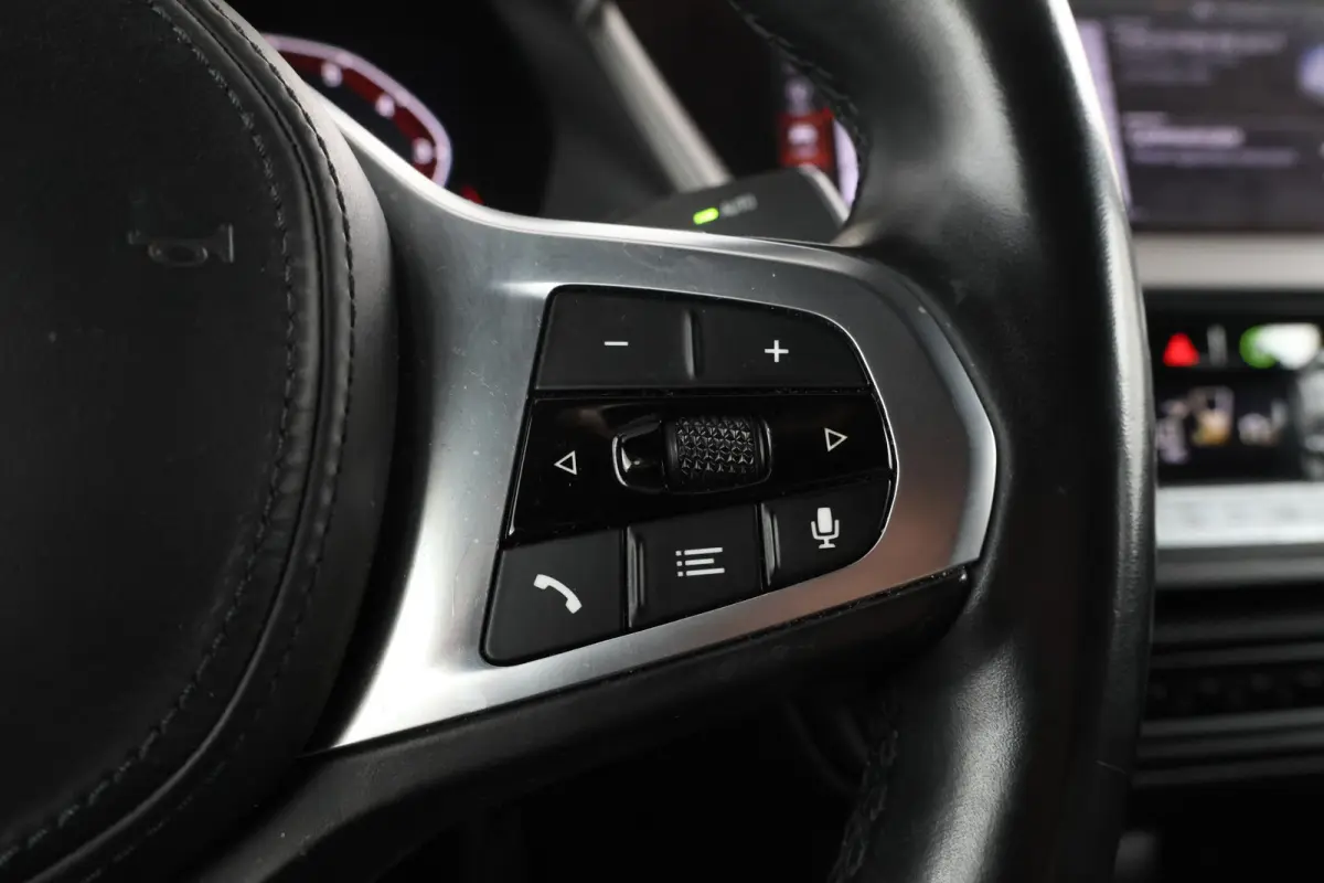 218i High Executive Automaat, M-sport, Leer, Digitaal Dash