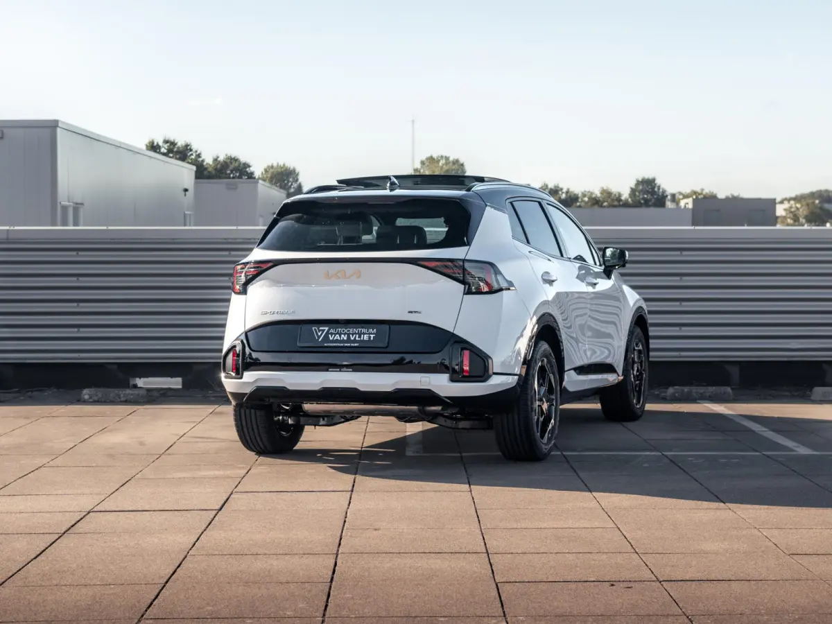 1.6 T-GDi Hybrid GT-PlusLine | Actieprijs* | Navi. | Clima. | Adapt. Cruise. | Stoel&Stuur Verwarming | Dodehoekcamera | Panodak | GT-Line Bekleding In Suède/Lederlook | Harman Kardon | Sli