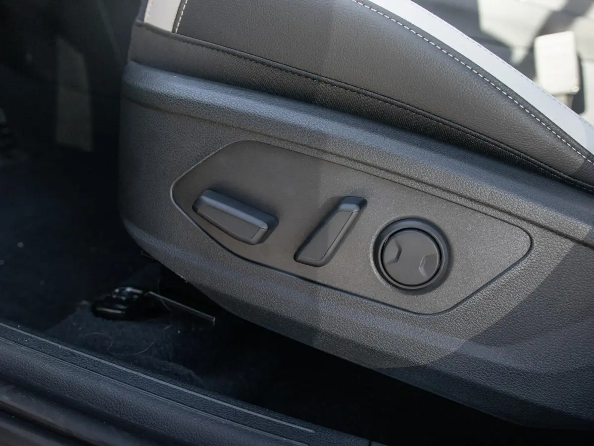 1.6 T-GDi Hybrid GT-PlusLine | Actieprijs* | Navi. | Clima. | Adapt. Cruise. | Stoel&Stuur Verwarming | Dodehoekcamera | Panodak | GT-Line Bekleding In Suède/Lederlook | Harman Kardon | Sli