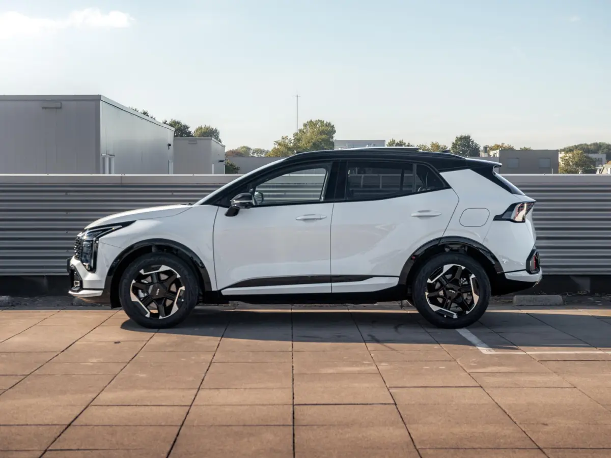 1.6 T-GDi Hybrid GT-PlusLine | Actieprijs* | Navi. | Clima. | Adapt. Cruise. | Stoel&Stuur Verwarming | Dodehoekcamera | Panodak | GT-Line Bekleding In Suède/Lederlook | Harman Kardon | Sli