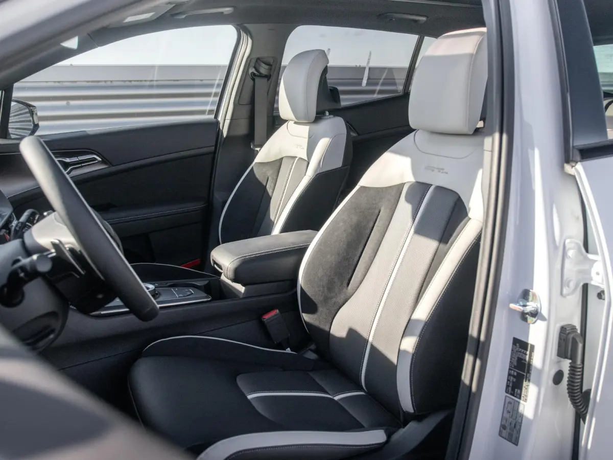 1.6 T-GDi Hybrid GT-PlusLine | Actieprijs* | Navi. | Clima. | Adapt. Cruise. | Stoel&Stuur Verwarming | Dodehoekcamera | Panodak | GT-Line Bekleding In Suède/Lederlook | Harman Kardon | Sli