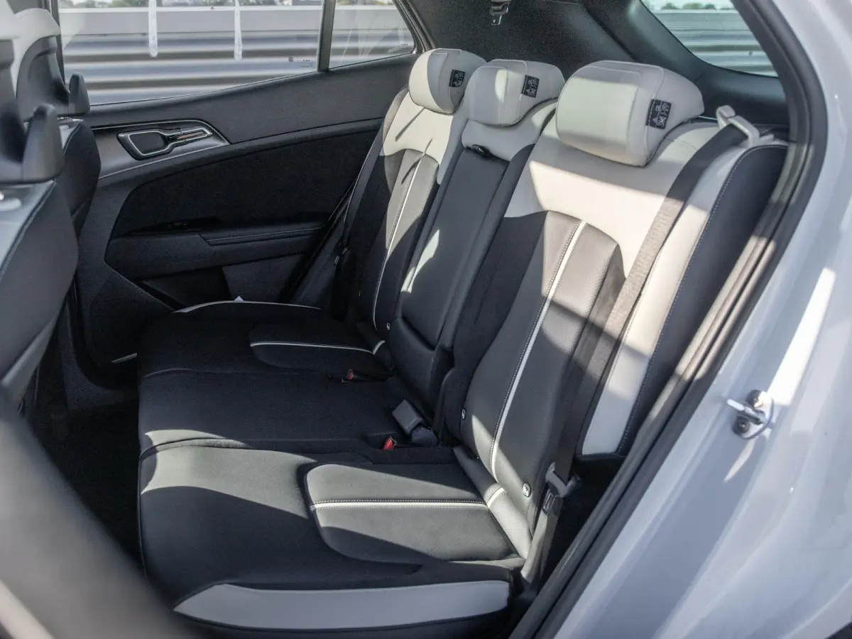 1.6 T-GDi Hybrid GT-PlusLine | Actieprijs* | Navi. | Clima. | Adapt. Cruise. | Stoel&Stuur Verwarming | Dodehoekcamera | Panodak | GT-Line Bekleding In Suède/Lederlook | Harman Kardon | Sli