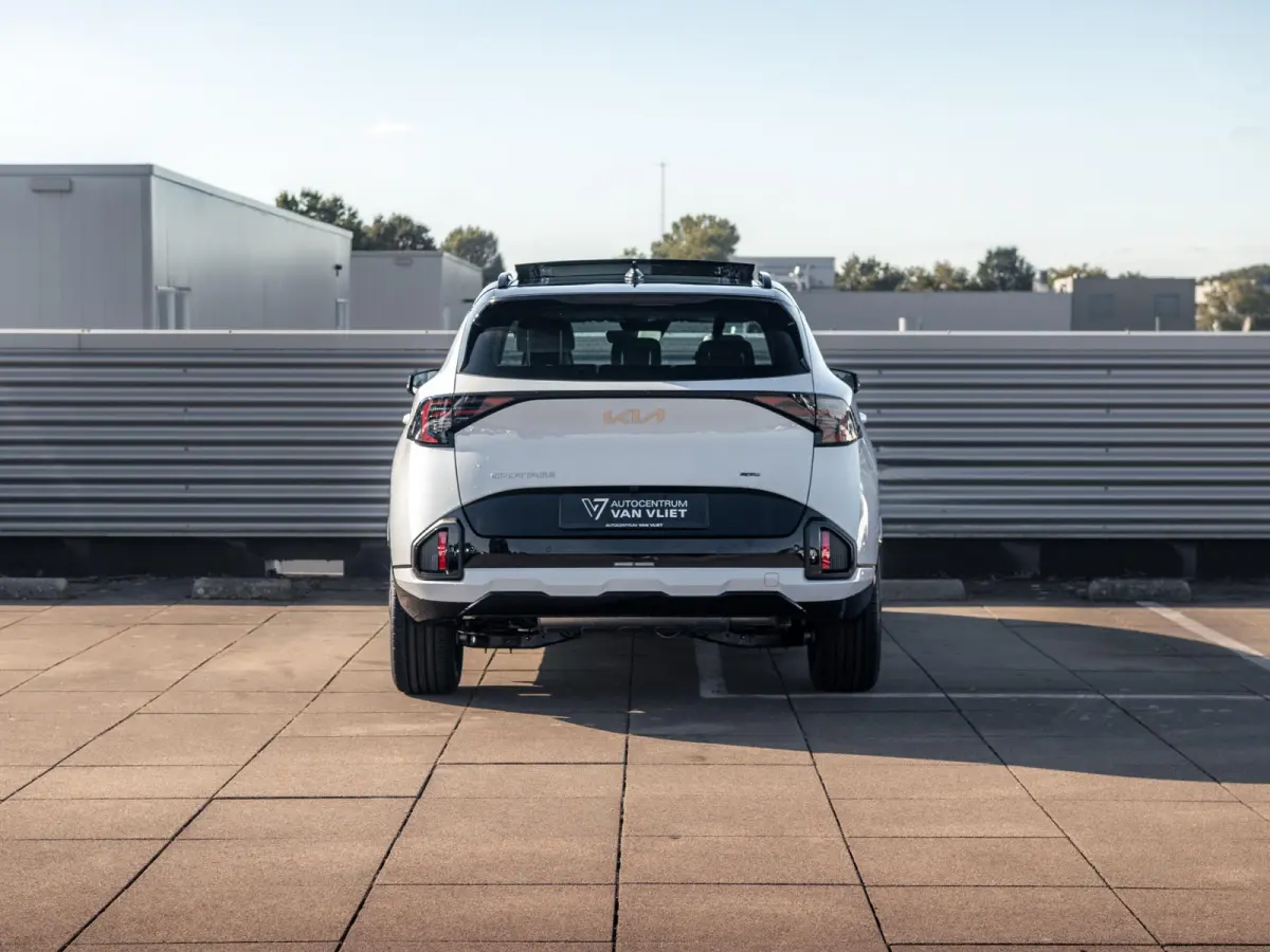 1.6 T-GDi Hybrid GT-PlusLine | Actieprijs* | Navi. | Clima. | Adapt. Cruise. | Stoel&Stuur Verwarming | Dodehoekcamera | Panodak | GT-Line Bekleding In Suède/Lederlook | Harman Kardon | Sli