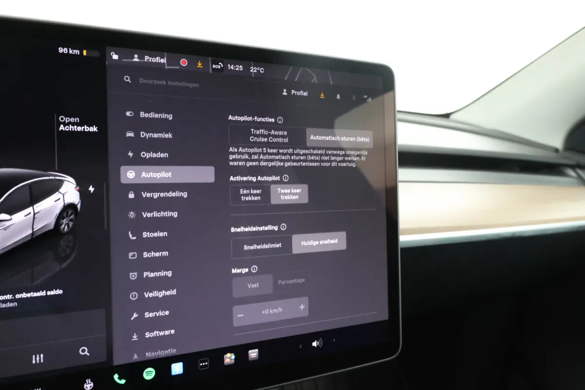 Long Range AWD 75 kWh Volleder, Stoel/stuurverwarming, Navigatie