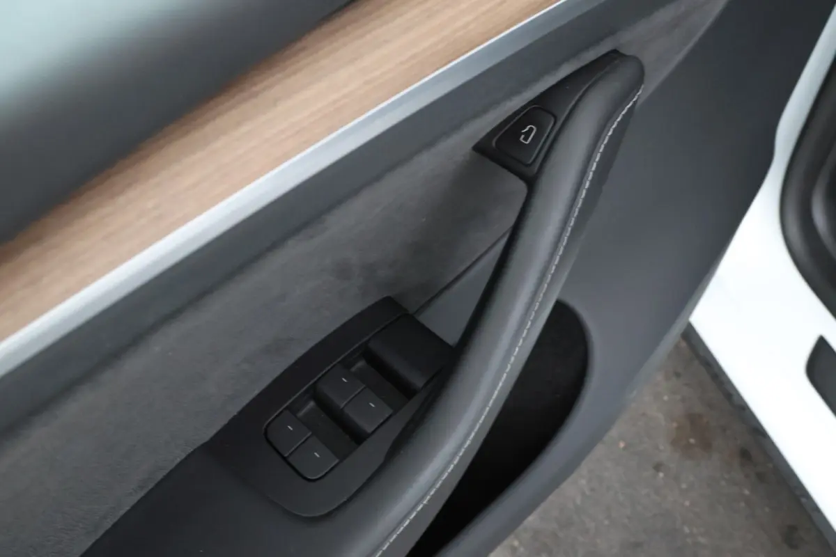 Long Range AWD 75 kWh Volleder, Stoel/stuurverwarming, Navigatie