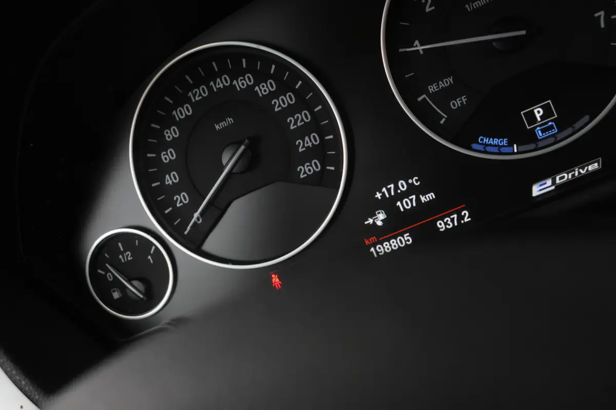 330e Essential - Stoelverwarming, Camera, Volleder