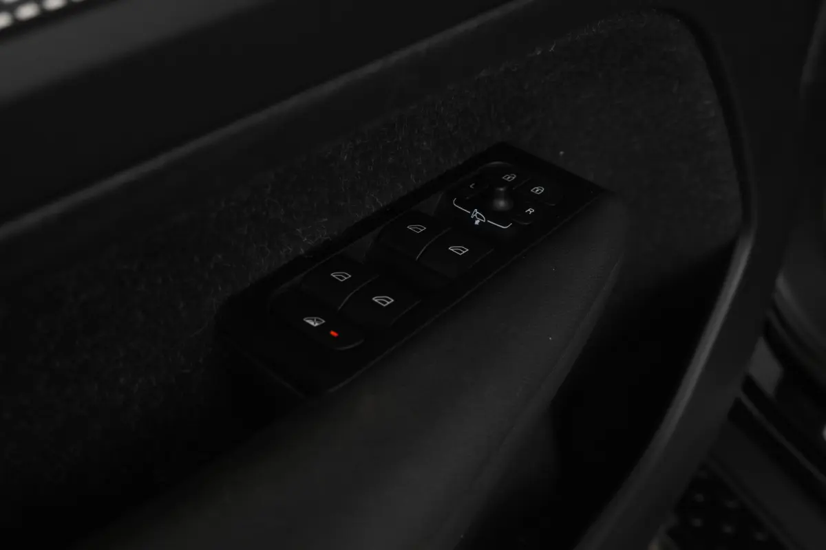1.5 T3 Momentum IntelliSafe, Carplay, Half Leer, Cruise