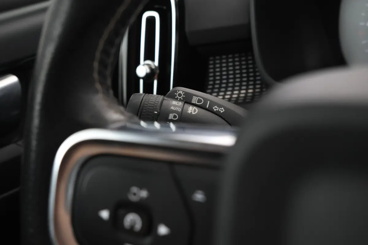 1.5 T3 Momentum IntelliSafe, Carplay, Half Leer, Cruise