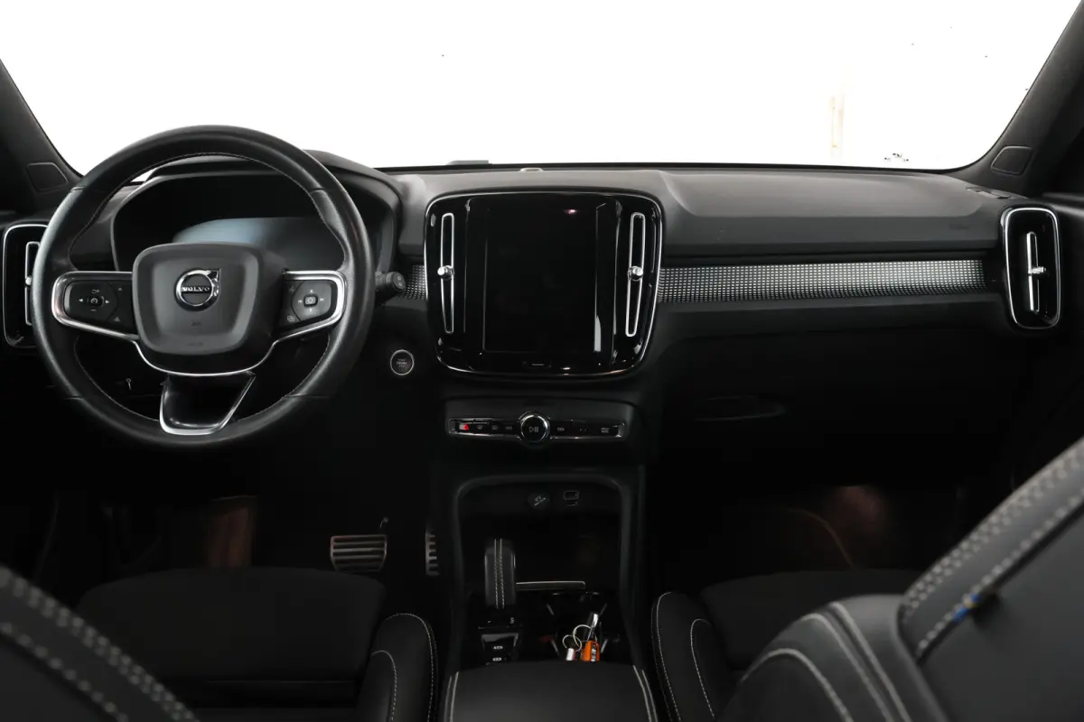 1.5 T3 Momentum IntelliSafe, Carplay, Half Leer, Cruise