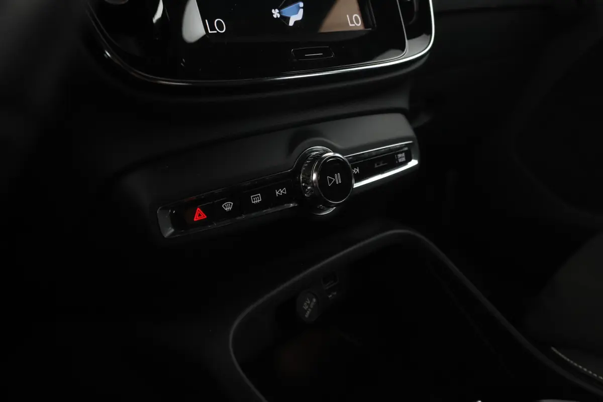 1.5 T3 Momentum IntelliSafe, Carplay, Half Leer, Cruise