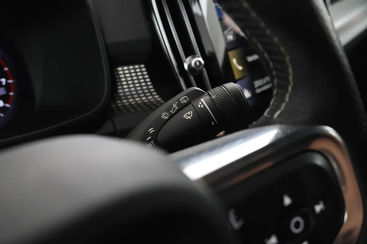 1.5 T3 Momentum IntelliSafe, Carplay, Half Leer, Cruise