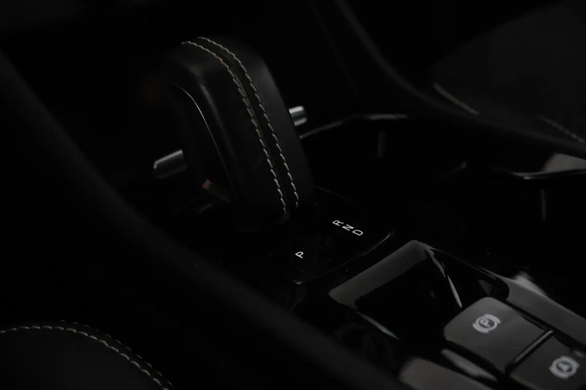 1.5 T3 Momentum IntelliSafe, Carplay, Half Leer, Cruise