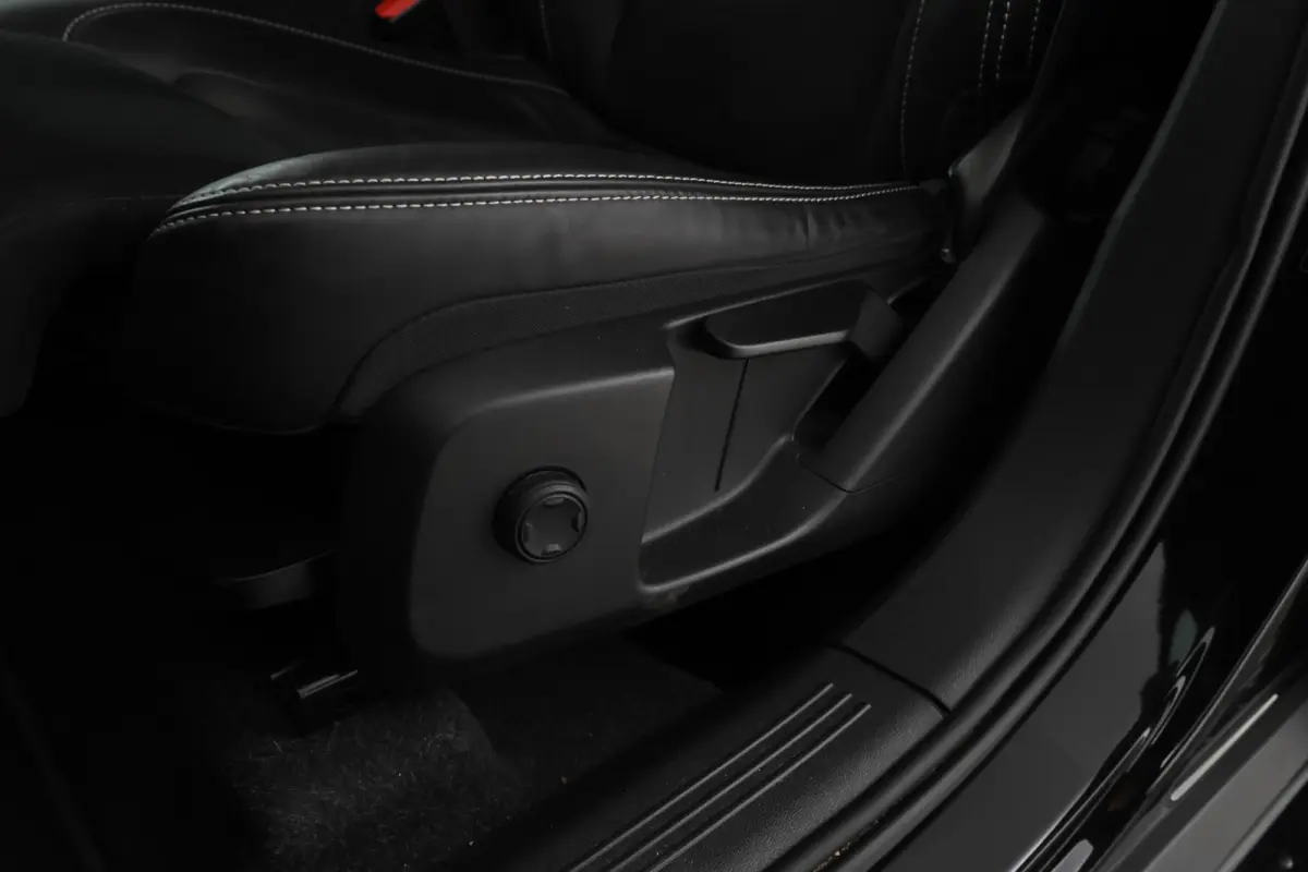 1.5 T3 Momentum IntelliSafe, Carplay, Half Leer, Cruise