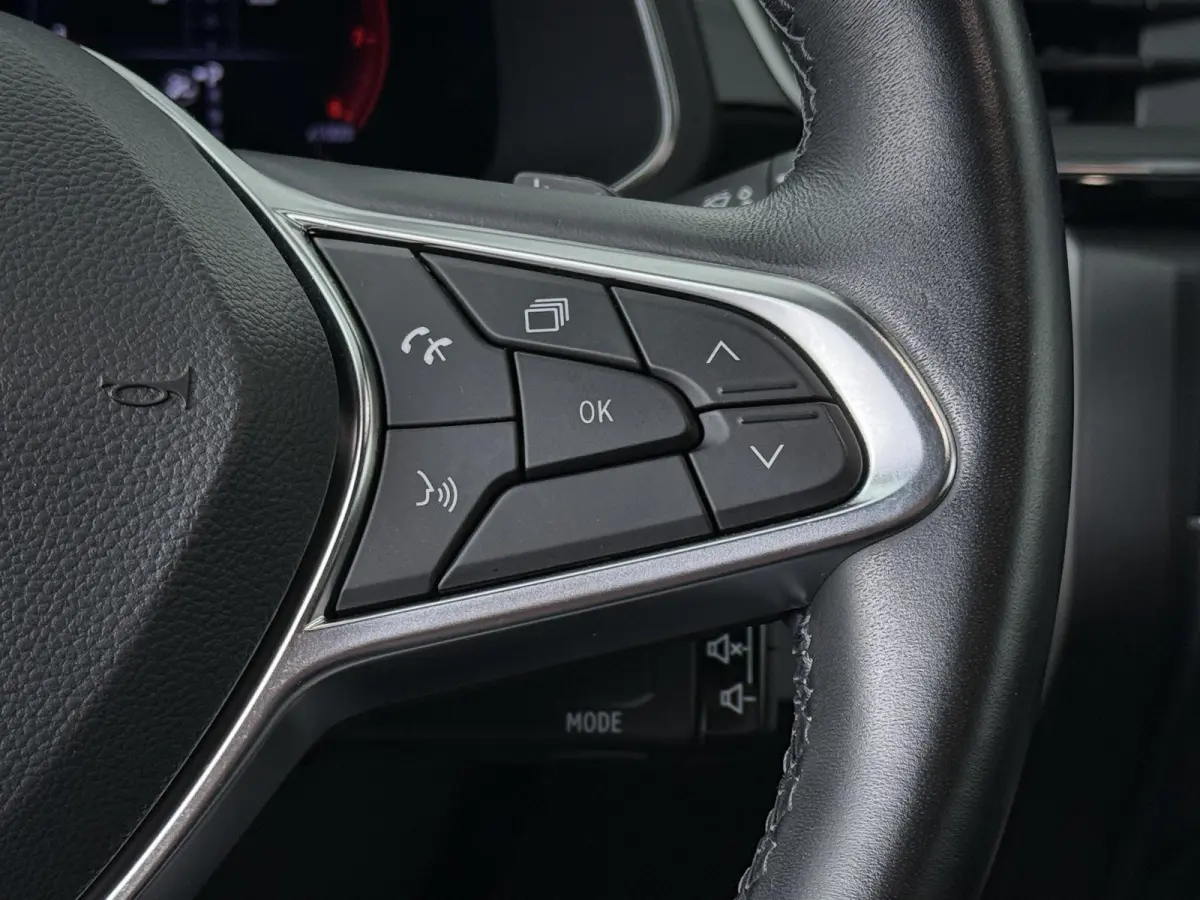 TCe 140 EDC Edition One | AUTOMAAT | Trekhaak | Adapt. Cruise | BOSE Audio |