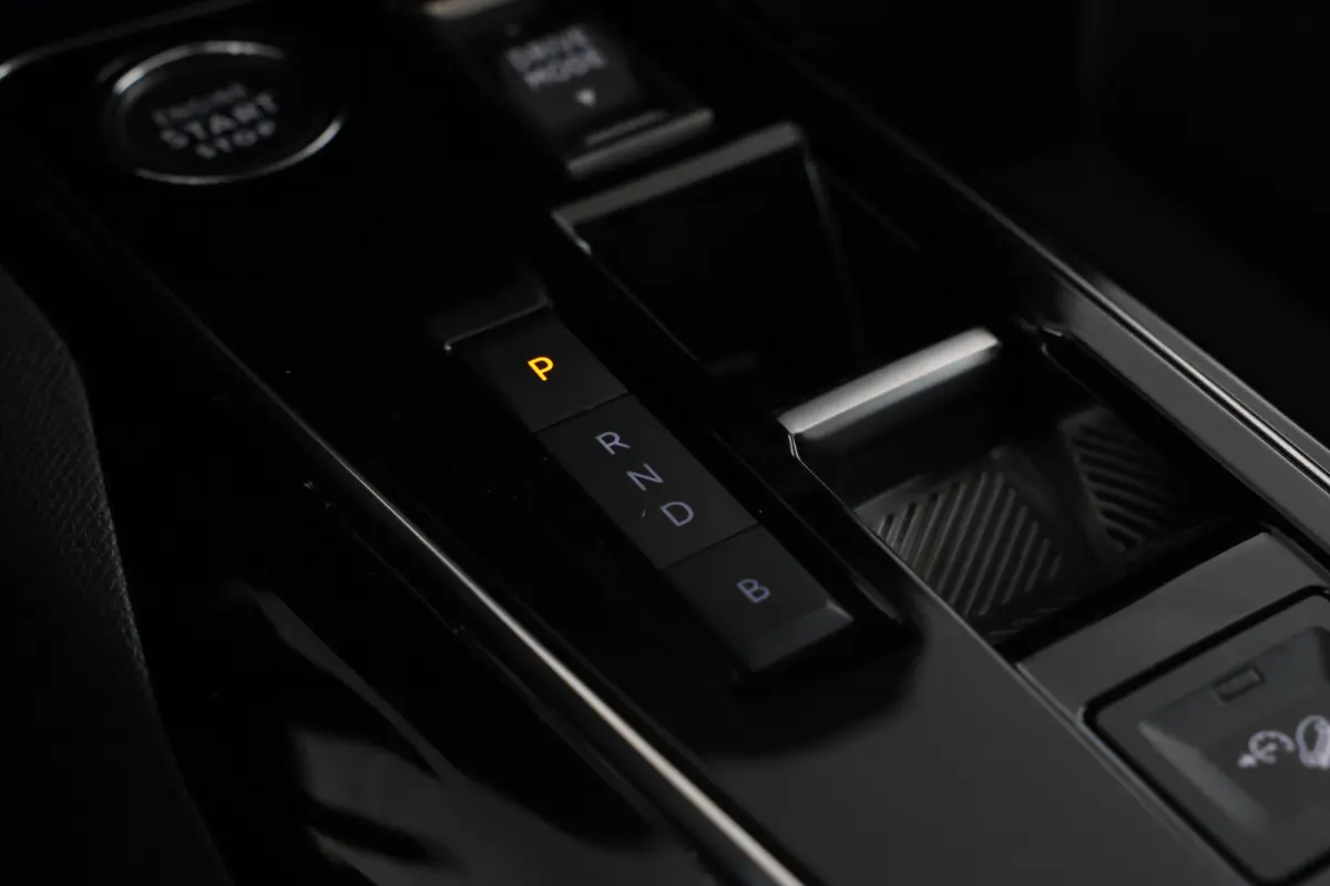 1.6 HYbrid 300 Allure Pack Business Apple carplay, Automaat, climate,