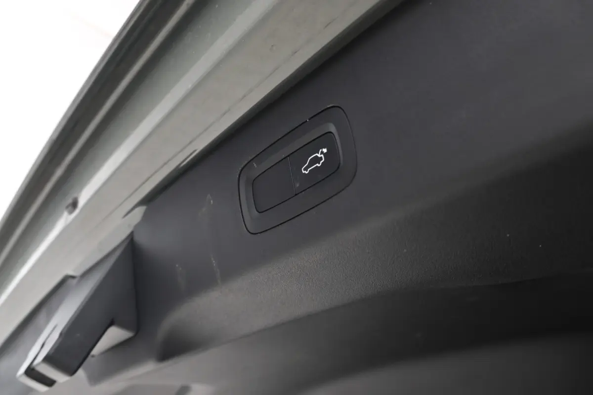 1.5 More Facelift! 360 cam, Elek, panorama, Stoelverwarming,