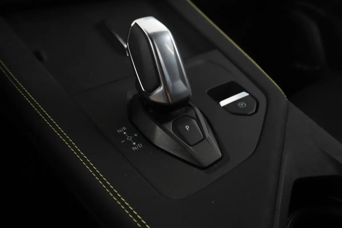 1.5 More Facelift! 360 cam, Elek, panorama, Stoelverwarming,
