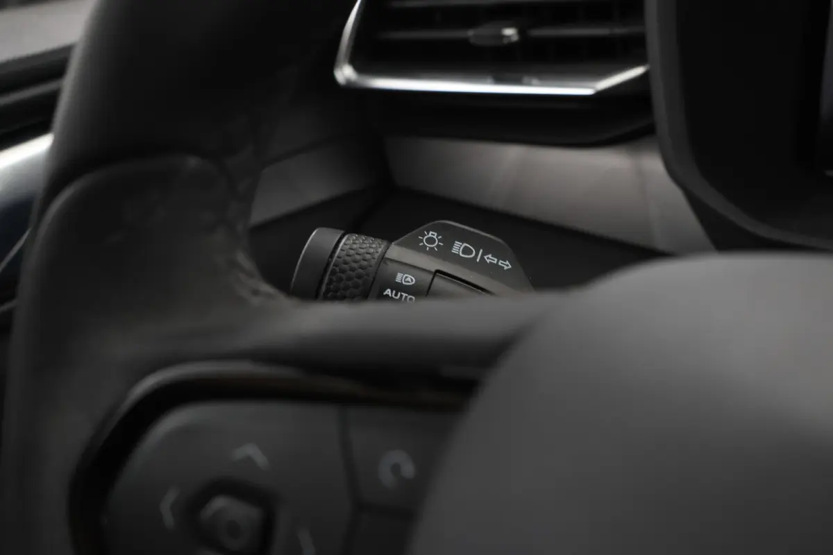 1.5 More Facelift! 360 cam, Elek, panorama, Stoelverwarming,