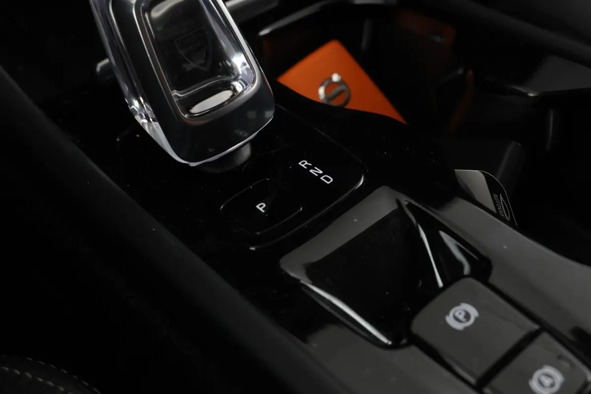 1.5 T2 Essential Automaat, Navigatie,
