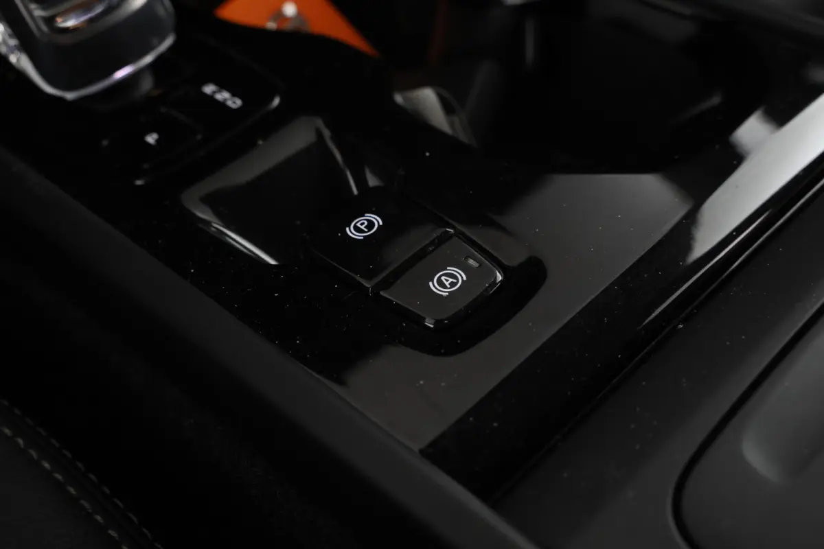 1.5 T2 Essential Automaat, Navigatie,