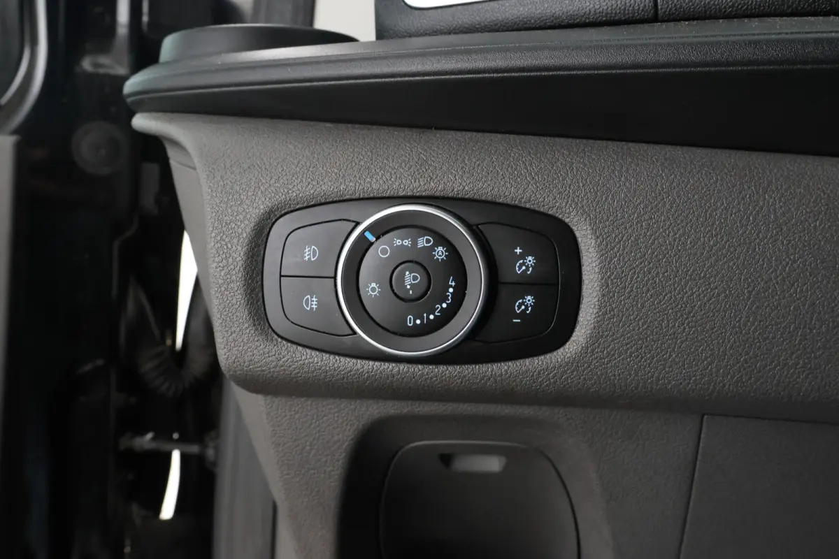 320 2.0 TDCI L2H1 Active DC Automaat, Leer, Climate,