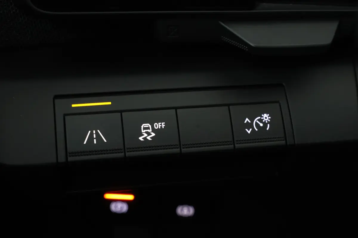 EV60 Optimum Charge Techno Adaptive Cruise, Apple Carplay/Android Auto,