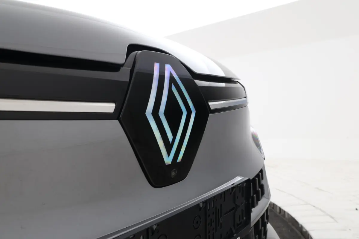 EV60 Optimum Charge Techno Adaptive Cruise, Apple Carplay/Android Auto,
