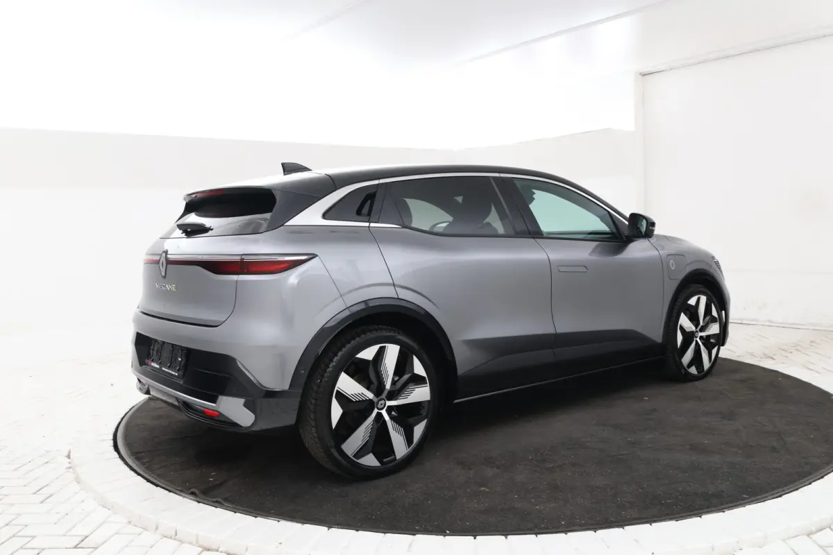 EV60 Optimum Charge Techno Adaptive Cruise, Apple Carplay/Android Auto,