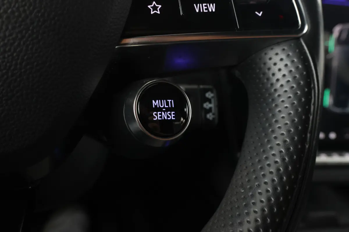 EV60 Optimum Charge Techno Adaptive Cruise, Apple Carplay/Android Auto,