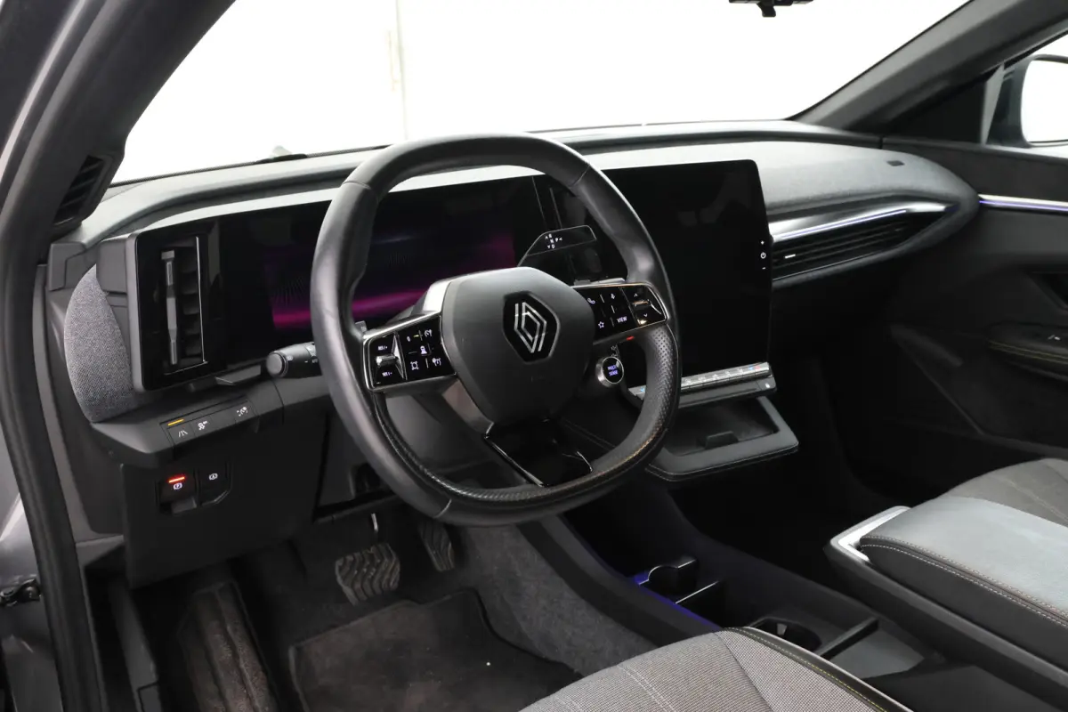 EV60 Optimum Charge Techno Adaptive Cruise, Apple Carplay/Android Auto,