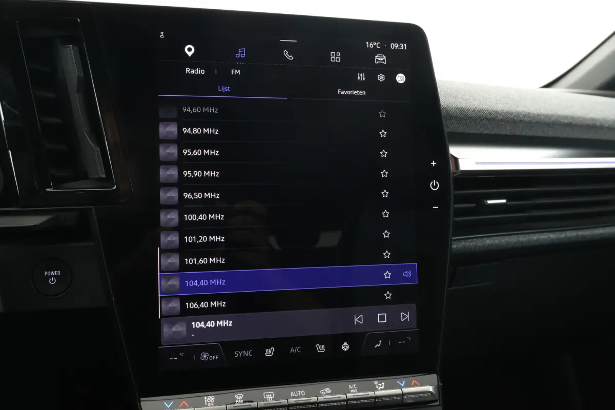 EV60 Optimum Charge Techno Adaptive Cruise, Apple Carplay/Android Auto,