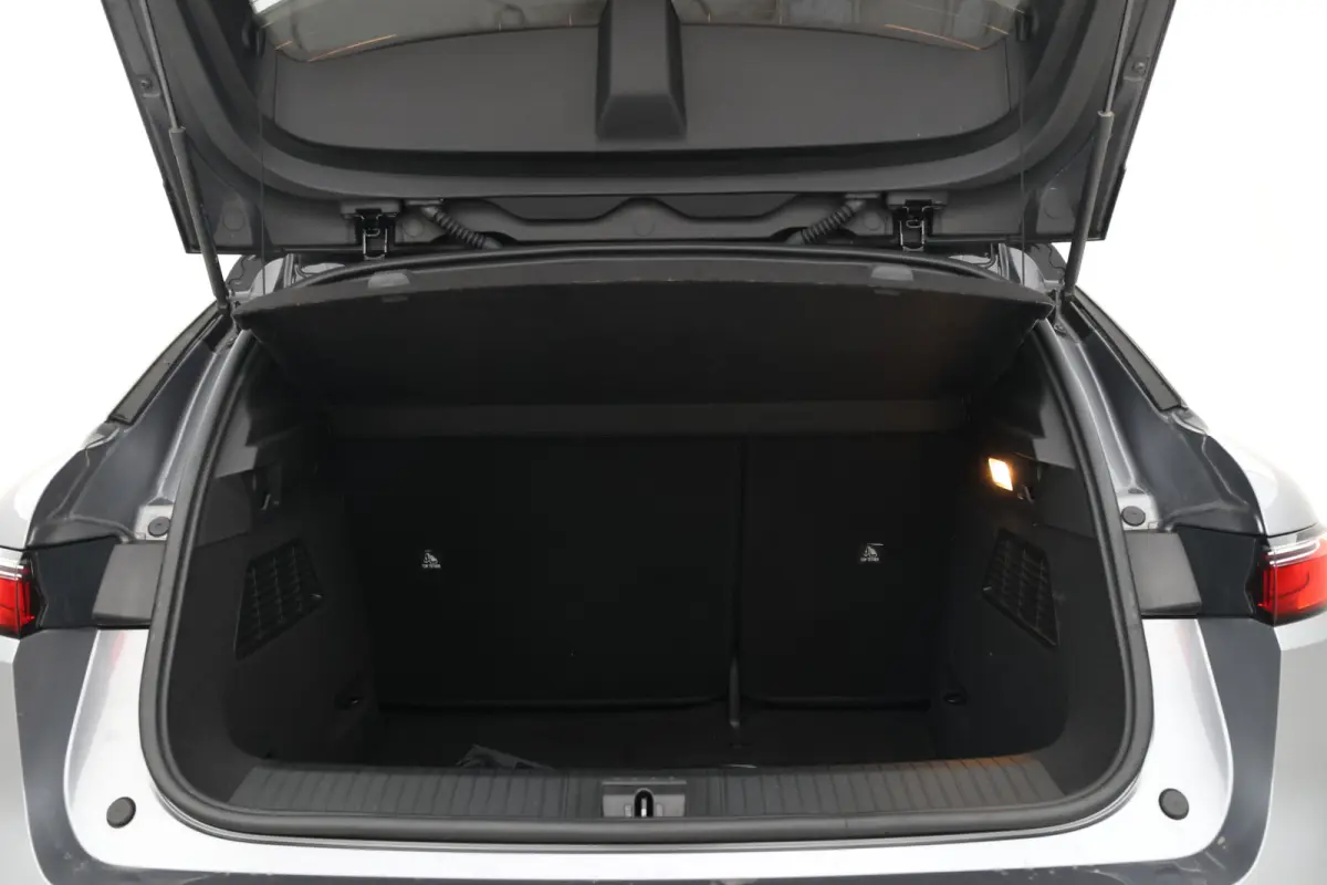 EV60 Optimum Charge Techno Adaptive Cruise, Apple Carplay/Android Auto,